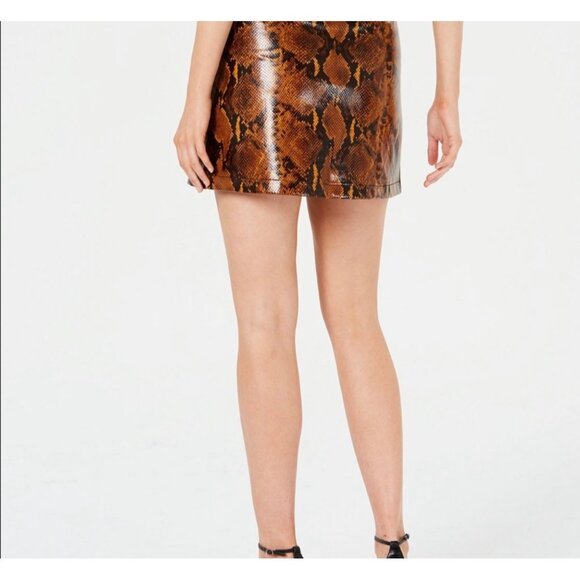 Guess Snake Print Vinyl Mini Skirt With Front Zipper In Orange & Black XS - Picture 6 of 8